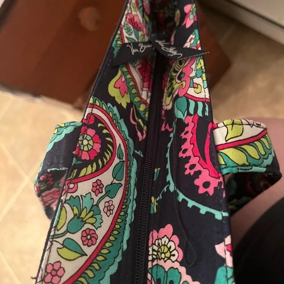 NWT Vera Bradley Black and Pink Paisley and Floral Shoulder Bag - Picture 5 of 6